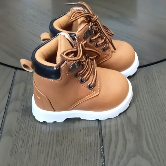 🌞🎉 Little Me Boots (NWOT) - Picture 4 of 6